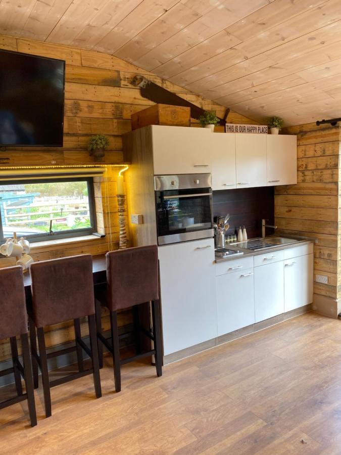 Willow Court Farm Studio East & Petting Farm, 8 Mins To Legoland & Windsor, 15 Mins To Lapland Uk Eksteriør billede
