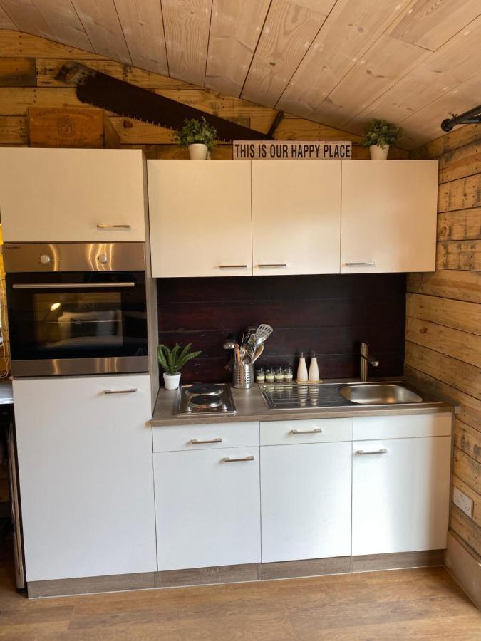 Willow Court Farm Studio East & Petting Farm, 8 Mins To Legoland & Windsor, 15 Mins To Lapland Uk Eksteriør billede